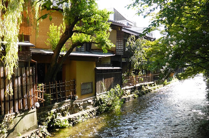 京都市に宿泊税が導入されることが決定、  法人の税金はどうなるの？