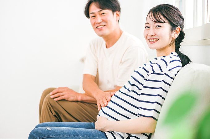 新型コロナ分類が「5類」引き下げに伴い、妊婦の休暇助成金が9月末で廃止へ