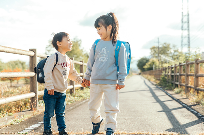 2022年10月に設定された「児童手当」の所得制限が撤廃?対象年齢引き上げも検討へ