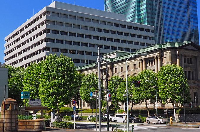 日銀黒田総裁が4月8日で退任 目標未達と言われる10年とは