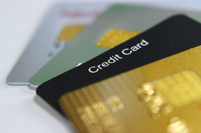 個人事業主が事業用のクレジットカードを持つメリットは？FPが法人カードについて詳しく解説