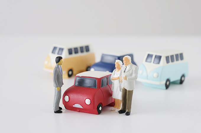 自動車を持つ人が亡くなったらすべきこと 相続に必要な手続きとは？