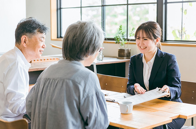 相続に関する民間資格ってどんなもの？国家資格との違いは？依頼するメリット・デメリットも解説